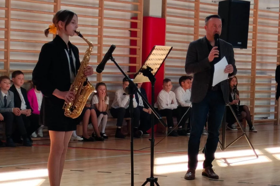 "Koncert Wiosenny" w wykonaniu uczniów Szkoły Muzycznej I stopnia w Żegocinie - filia Pasierbiec - zdjęcie 19