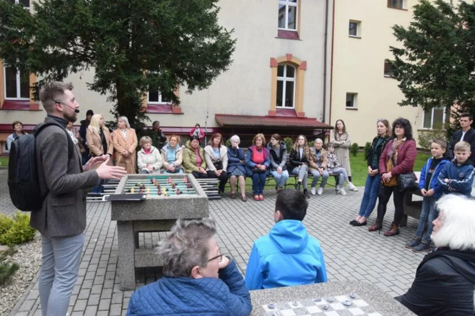 Dawny areszt - szkolną szatnią, na boisku był spacerniak - zdjęcie 3