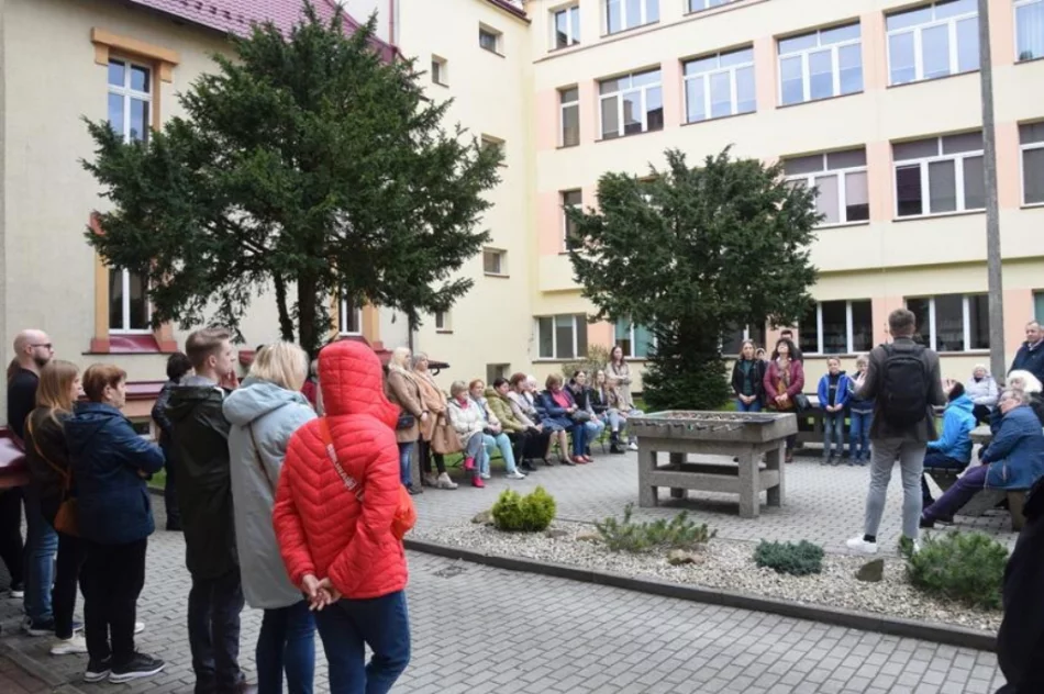 Dawny areszt - szkolną szatnią, na boisku był spacerniak - zdjęcie 4