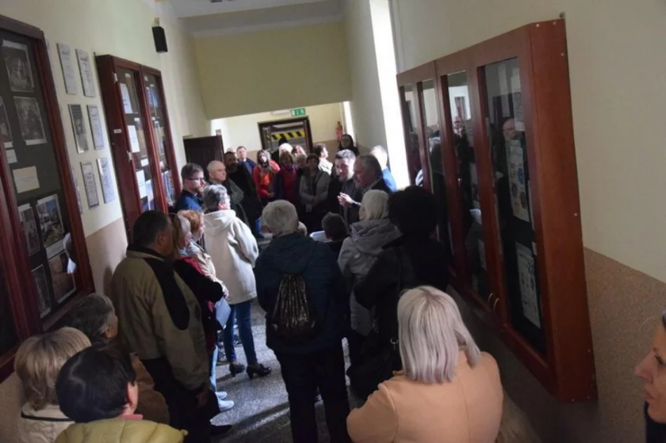 Dawny areszt - szkolną szatnią, na boisku był spacerniak - zdjęcie 12