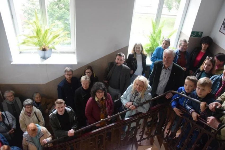 Dawny areszt - szkolną szatnią, na boisku był spacerniak - zdjęcie 14