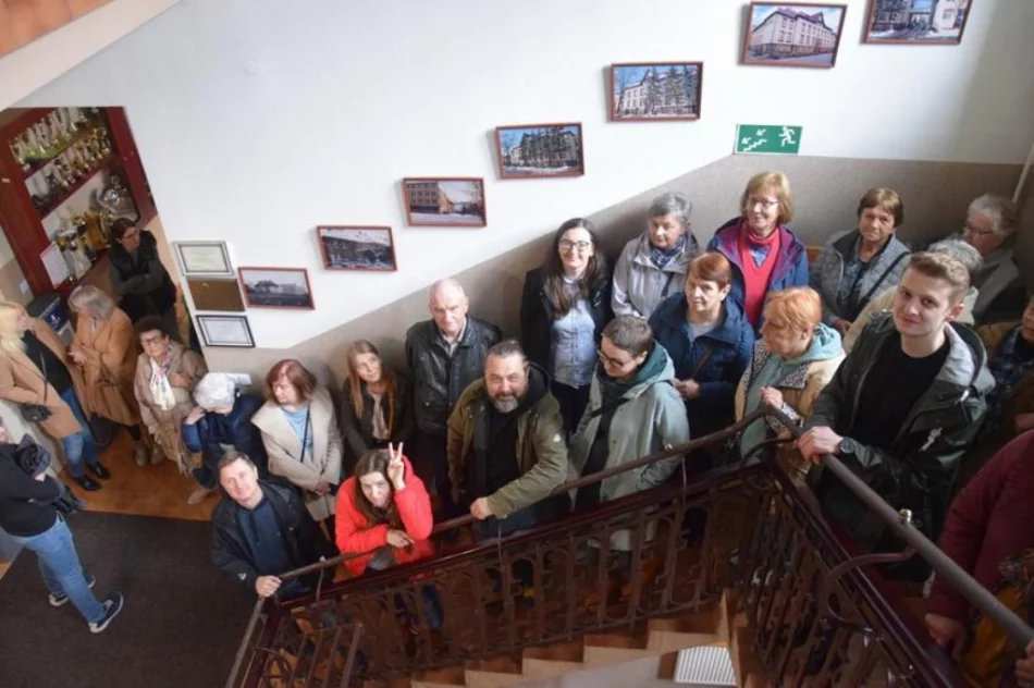 Dawny areszt - szkolną szatnią, na boisku był spacerniak - zdjęcie 15