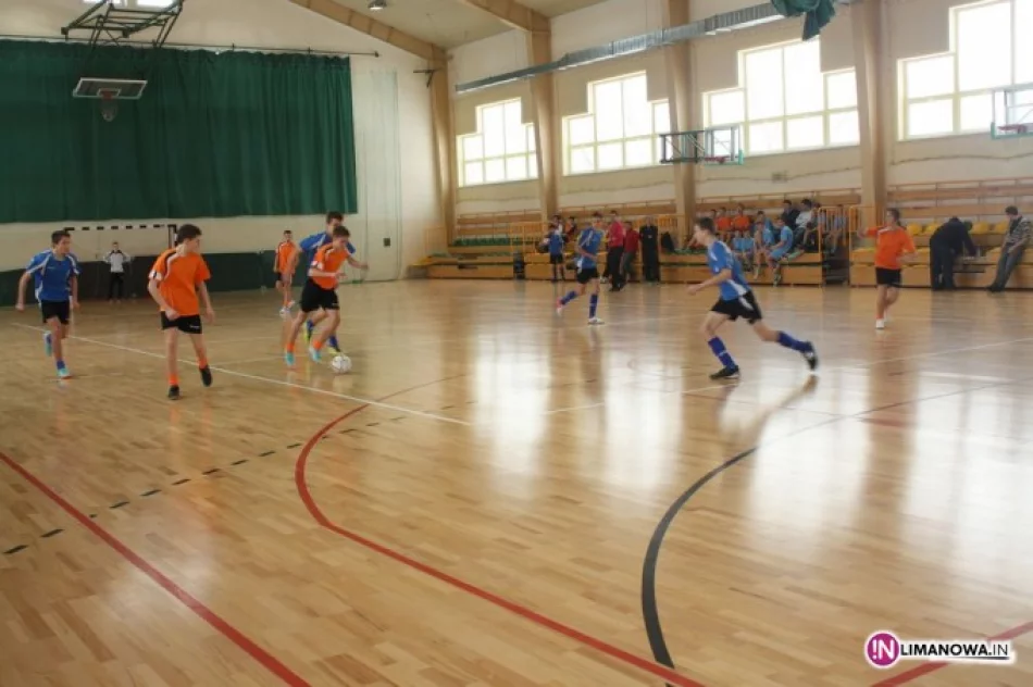 Rozgrywki trampkarzy w gminie Limanowa - zdjęcie 4