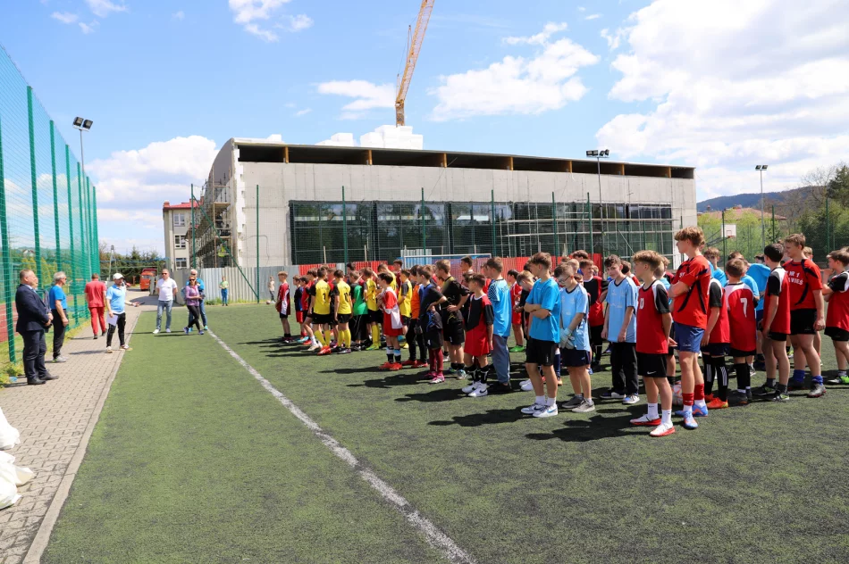 Chłopcy z Wysokiego Mistrzami Gminy Limanowa w piłce nożnej dzieci - zdjęcie 7