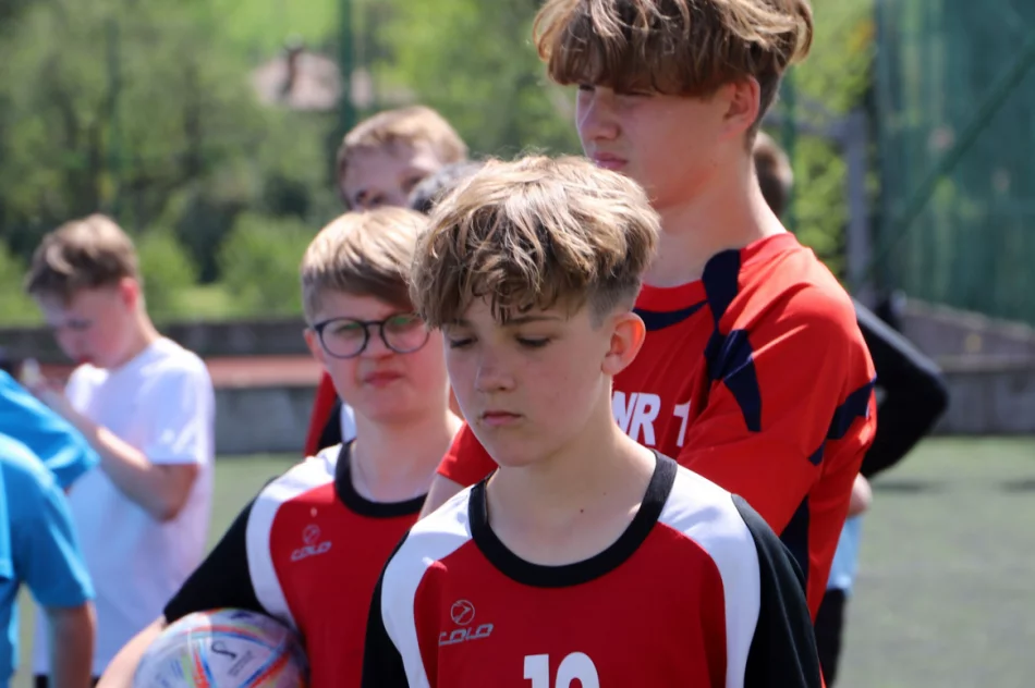 Chłopcy z Wysokiego Mistrzami Gminy Limanowa w piłce nożnej dzieci - zdjęcie 8