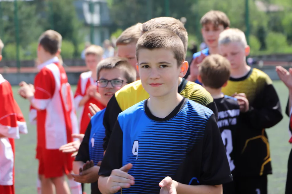 Chłopcy z Wysokiego Mistrzami Gminy Limanowa w piłce nożnej dzieci - zdjęcie 11