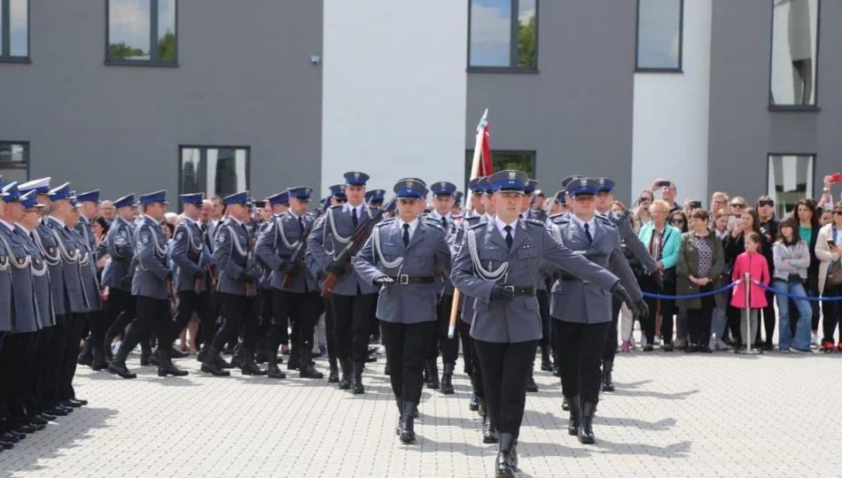 Małopolska: 51 nowych policjantów, ani jeden dla Limanowej - zdjęcie 1