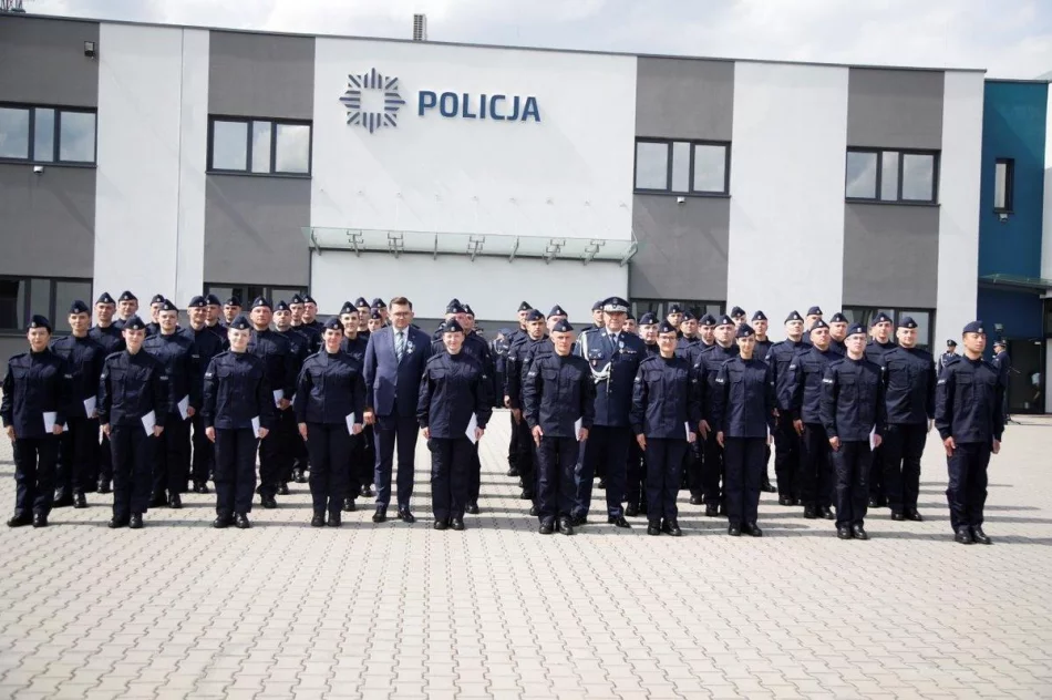 Małopolska: 51 nowych policjantów, ani jeden dla Limanowej - zdjęcie 2