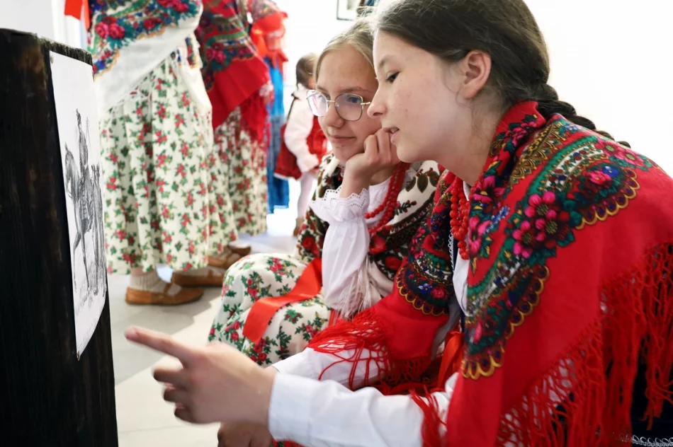 "Śladami Bohaterów" -Projekt Czerwonych Korali z Pisarzowej - zdjęcie 3
