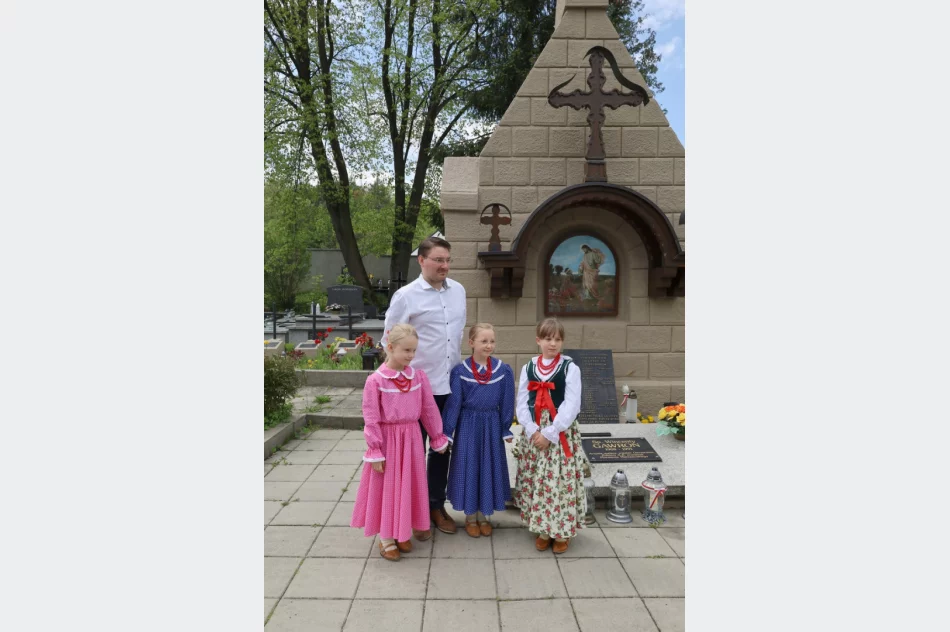 "Śladami Bohaterów" -Projekt Czerwonych Korali z Pisarzowej - zdjęcie 10