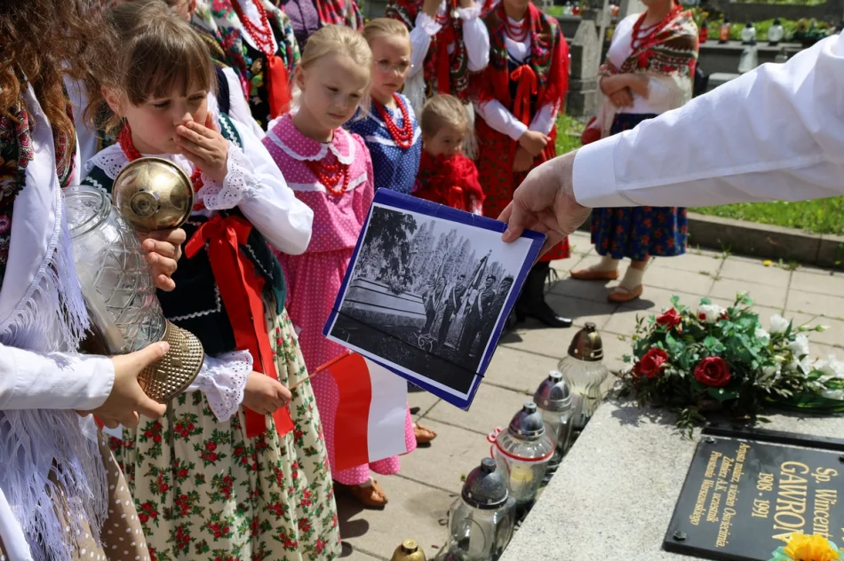 "Śladami Bohaterów" -Projekt Czerwonych Korali z Pisarzowej - zdjęcie 14