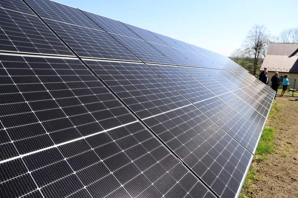 W Starym Rybiu wykonano pierwszą gminną instalację fotowoltaiczną. - zdjęcie 5