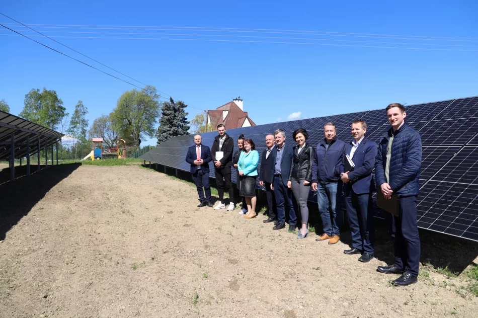 W Starym Rybiu wykonano pierwszą gminną instalację fotowoltaiczną. - zdjęcie 10