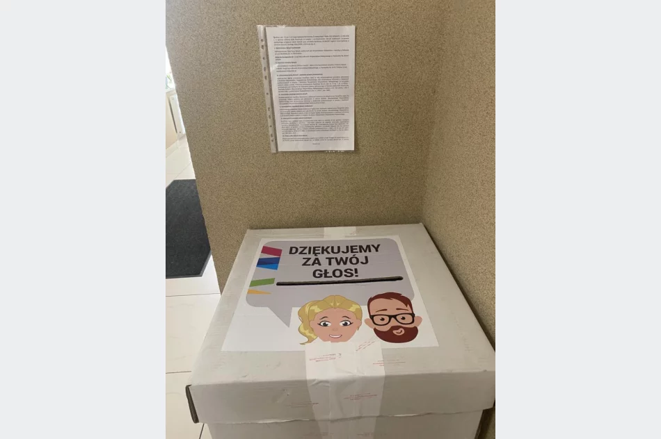 Rozpoczęcie głosowania w Budżecie Obywatelskim Województwa Małopolskiego - urna w Urzędzie Gminy Limanowa - zdjęcie 6