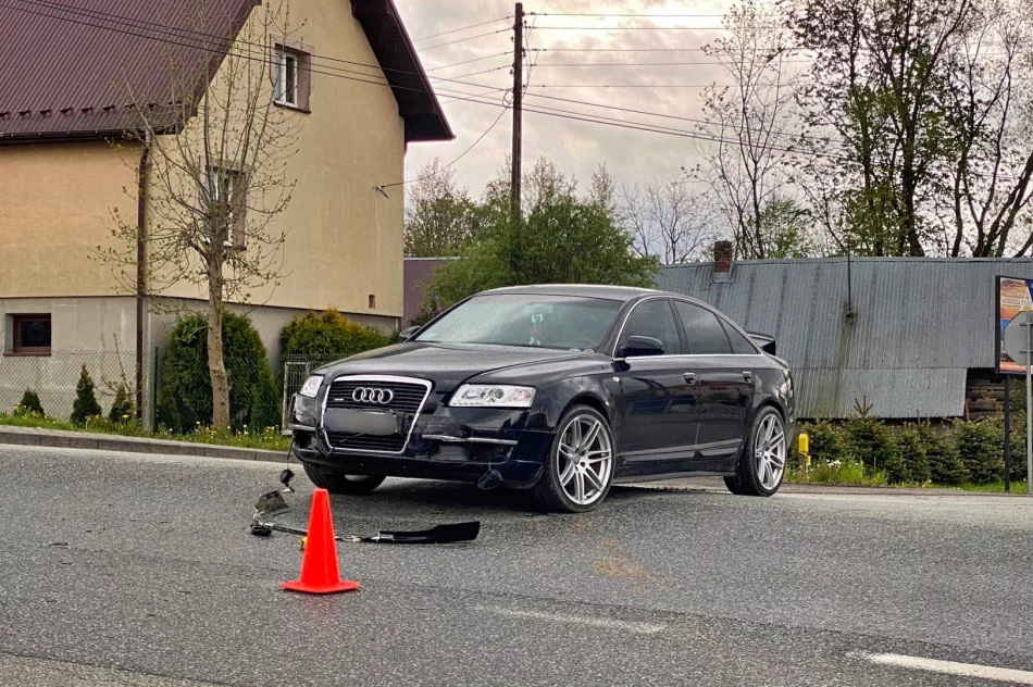 Zderzenie pojazdów, kobieta z dwójką dzieci w szpitalu - zdjęcie 2