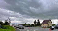Zderzenie pojazdów, kobieta z dwójką dzieci w szpitalu - zdjęcie 3