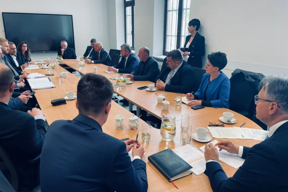 Politycy rozmawiali o budowie ważnej drogi - zdjęcie 2