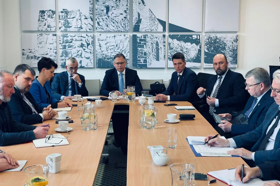 Politycy rozmawiali o budowie ważnej drogi - zdjęcie 4