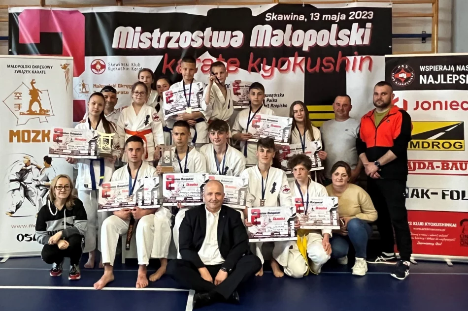 11 medali limanowskich karateków na Mistrzostwach Małopolski Karate Kyokushin - zdjęcie 2