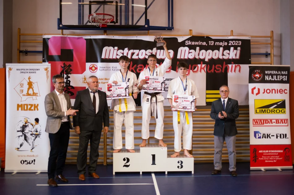 11 medali limanowskich karateków na Mistrzostwach Małopolski Karate Kyokushin - zdjęcie 5