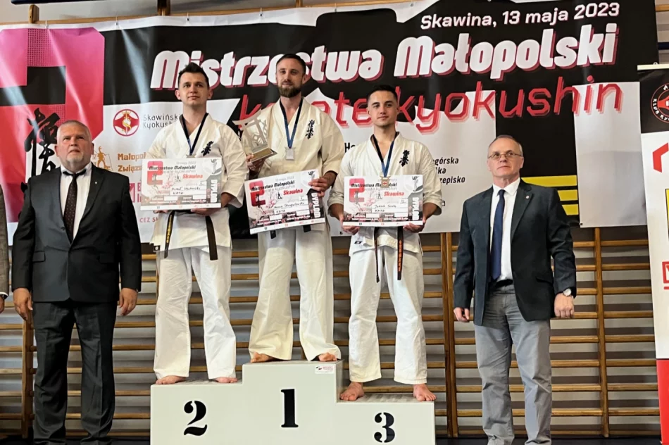 11 medali limanowskich karateków na Mistrzostwach Małopolski Karate Kyokushin - zdjęcie 12