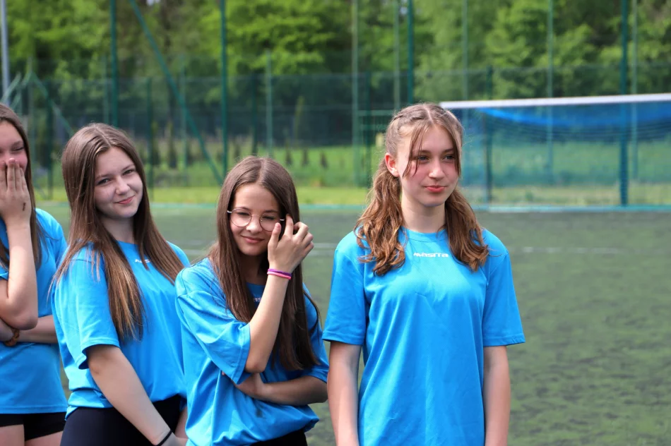 Dziewczyny z Mordarki Mistrzami Gminy Limanowa w piłce nożnej dzieci - zdjęcie 10