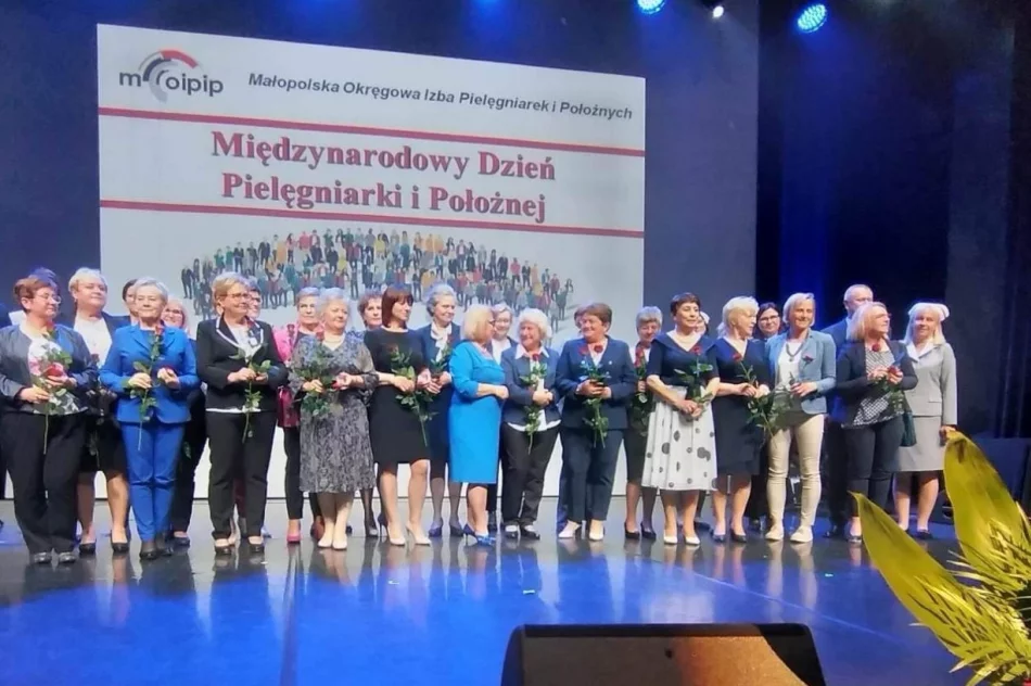 Życzenia i wyróżnienia dla limanowskich pielęgniarek i położnych - zdjęcie 3