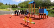 Nowy plac zabaw dla dzieci przy Szkole Podstawowej nr 1 w Siekierczynie - zdjęcie 2
