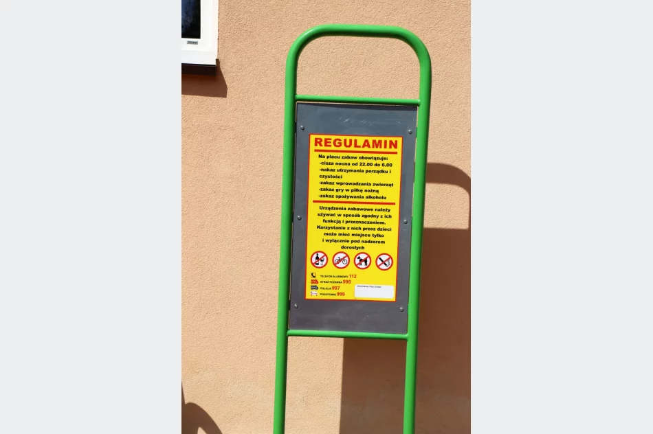 Nowy plac zabaw dla dzieci przy Szkole Podstawowej nr 1 w Siekierczynie - zdjęcie 9