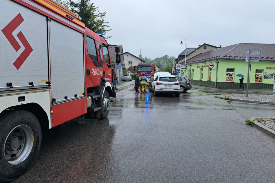 Zderzenie pojazdów na skrzyżowaniu, sprawczyni pouczona - zdjęcie 4