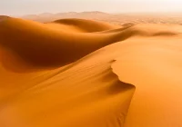 Saharyjski pył nad Polską: niecodzienna zjawisko atmosferyczne  - zdjęcie główne