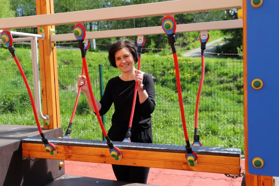  Odebrano nowy plac zabaw - zdjęcie 3