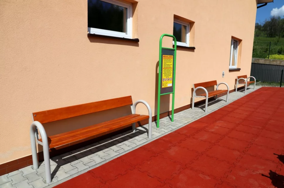  Odebrano nowy plac zabaw - zdjęcie 9