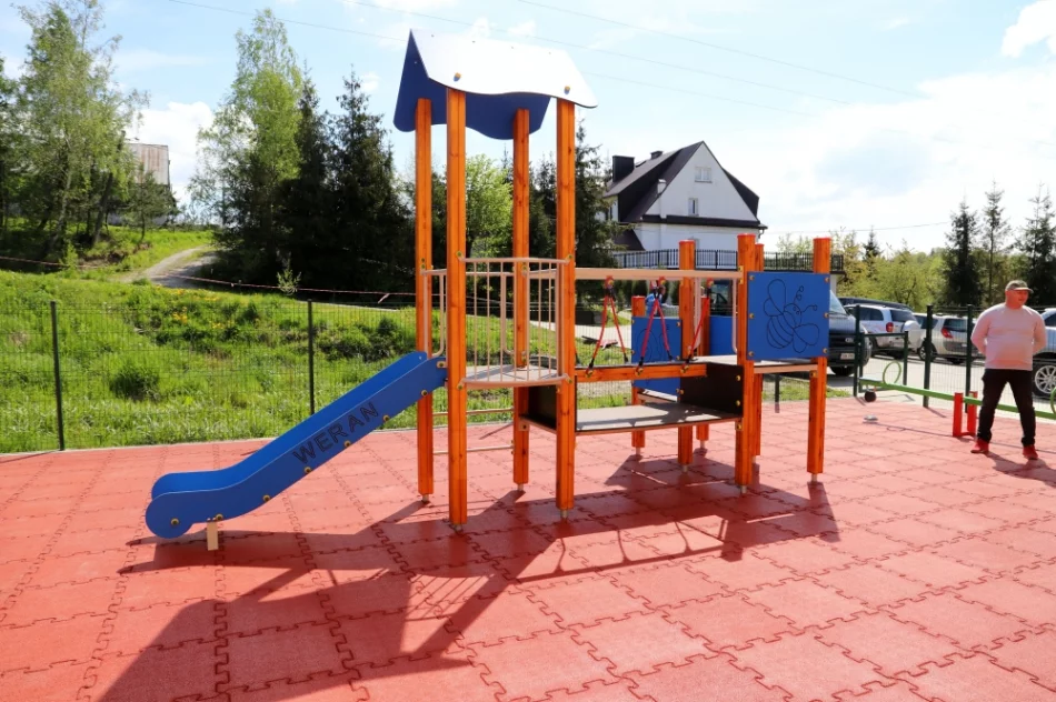  Odebrano nowy plac zabaw - zdjęcie 15