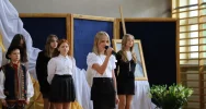 Święto szkoły w Męcinie poświęcone patronowi Janowi Pawłowi II - zdjęcie 4