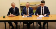 Podpisanie umowy z Wojewodą na remont drogi Rupniów – Bednarki - Zawadka - zdjęcie 3