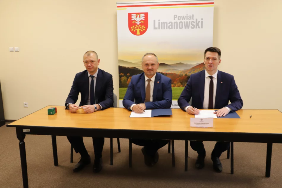 Podpisanie umowy z Wojewodą na remont drogi Rupniów – Bednarki - Zawadka - zdjęcie 5