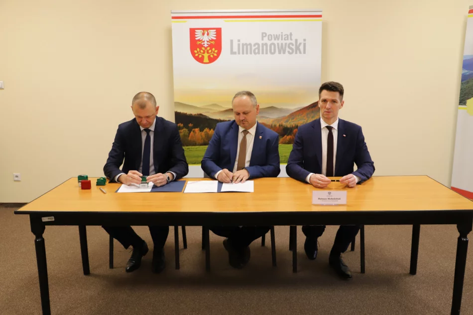 Podpisanie umowy z Wojewodą na remont drogi Rupniów – Bednarki - Zawadka - zdjęcie 7