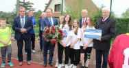 Promesę na budowę zadaszenia boiska przy Szkole Podstawowej Nr 2 w kwocie 1 869 900,00 zł odebrał Burmistrz Miasta Limanowa - zdjęcie 2