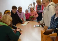 ​Ewa Stadtmüller w bibliotece - zdjęcie główne