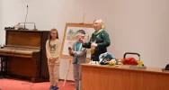​Ewa Stadtmüller w bibliotece - zdjęcie 2