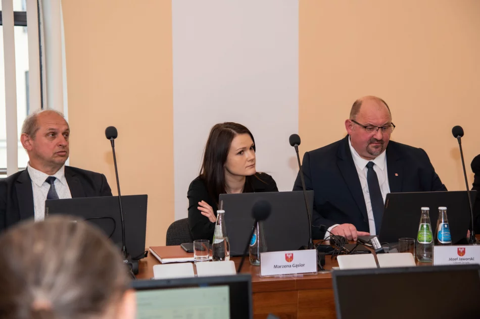 "Ideologia i wartości" kontra pieniądze z UE. Podział w radzie powiatu - zdjęcie 5