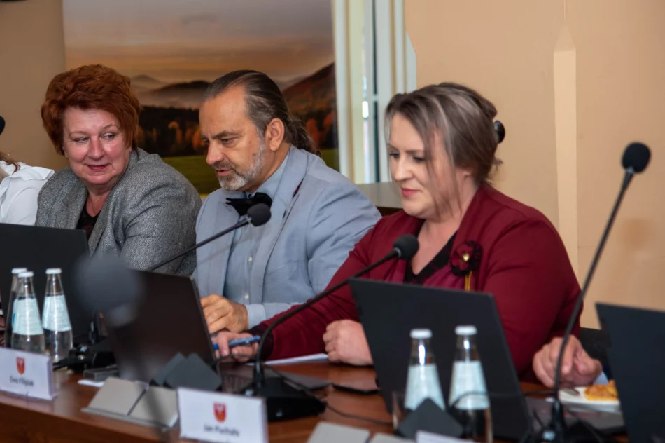 "Ideologia i wartości" kontra pieniądze z UE. Podział w radzie powiatu - zdjęcie 7