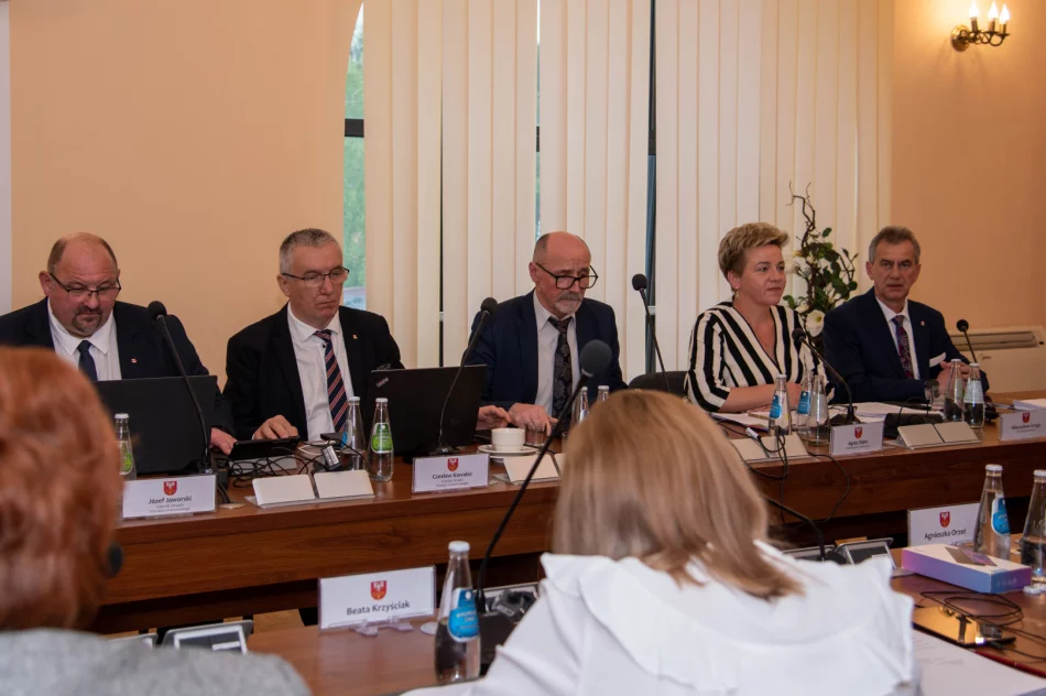 "Ideologia i wartości" kontra pieniądze z UE. Podział w radzie powiatu - zdjęcie 10