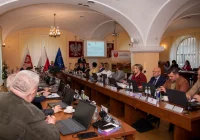 "Ideologia i wartości" kontra pieniądze z UE. Podział w radzie powiatu - zdjęcie główne