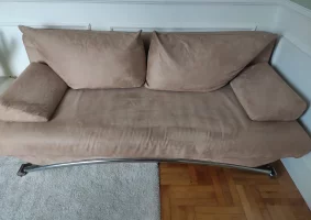 Welurowa sofa, kanapa z funkcją spania, rozkładana ze schowkiem - Zdjęcie główne