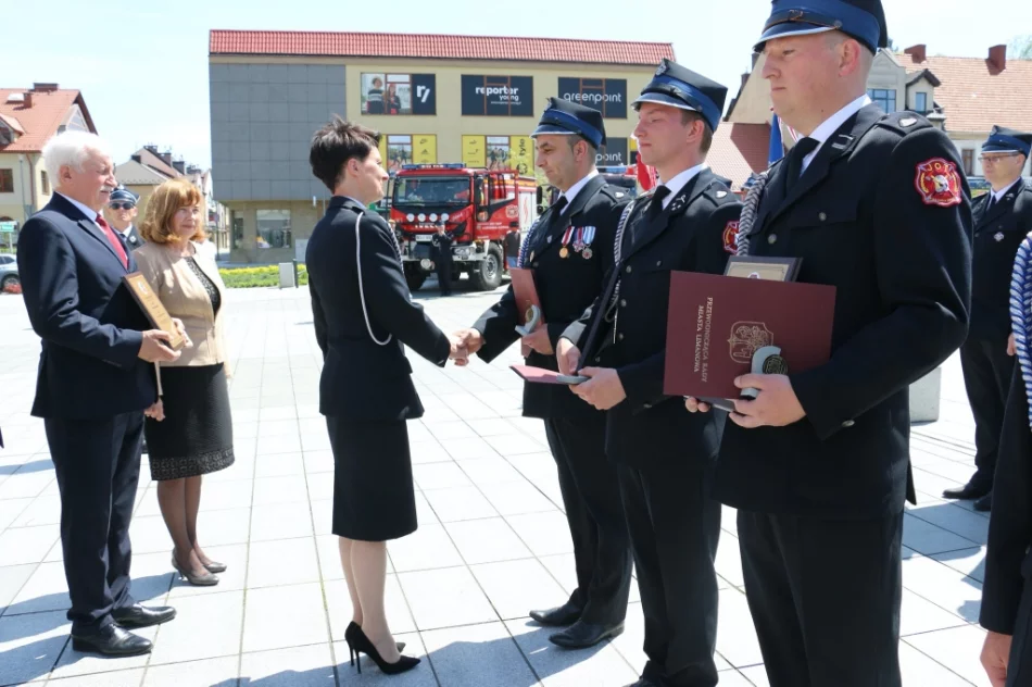 Obchody Dnia Strażaka z miejskimi odznaczeniami - zdjęcie 9