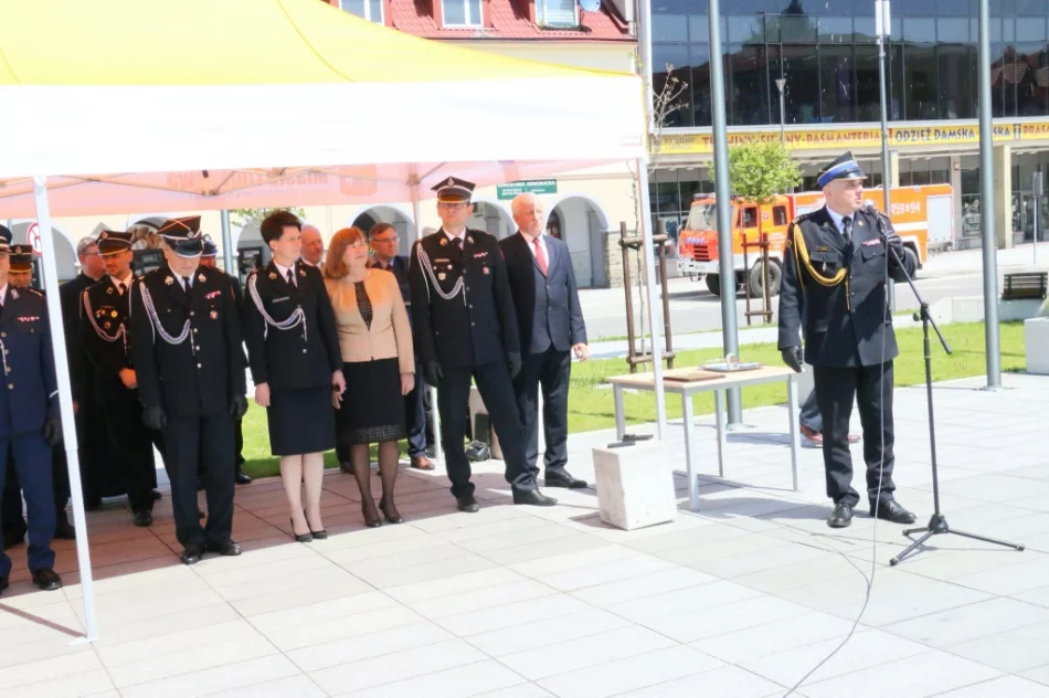 Obchody Dnia Strażaka z miejskimi odznaczeniami - zdjęcie 14