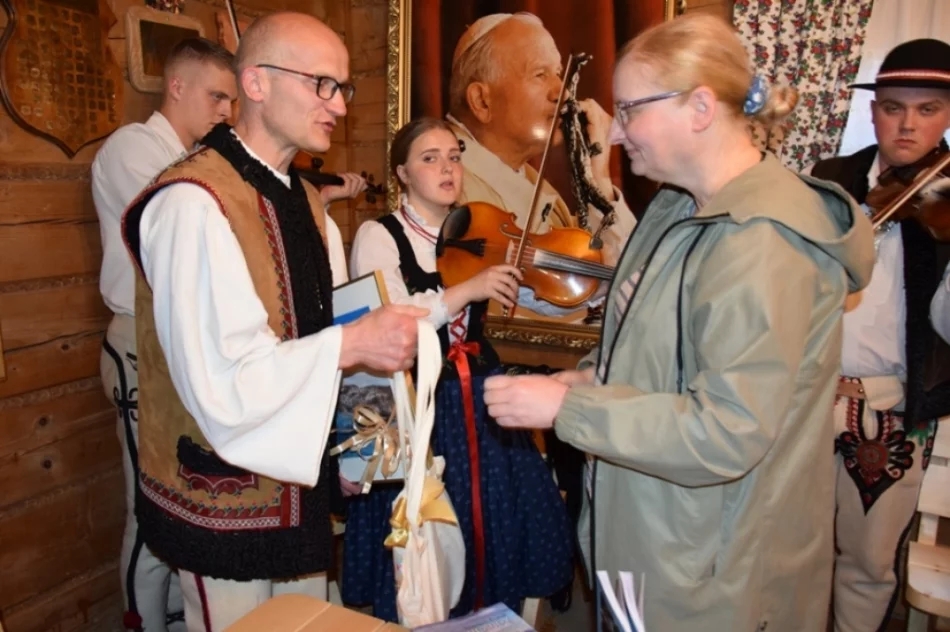 Spotkanie autorskie w "Ciyniu Bulandy" - zdjęcie 3