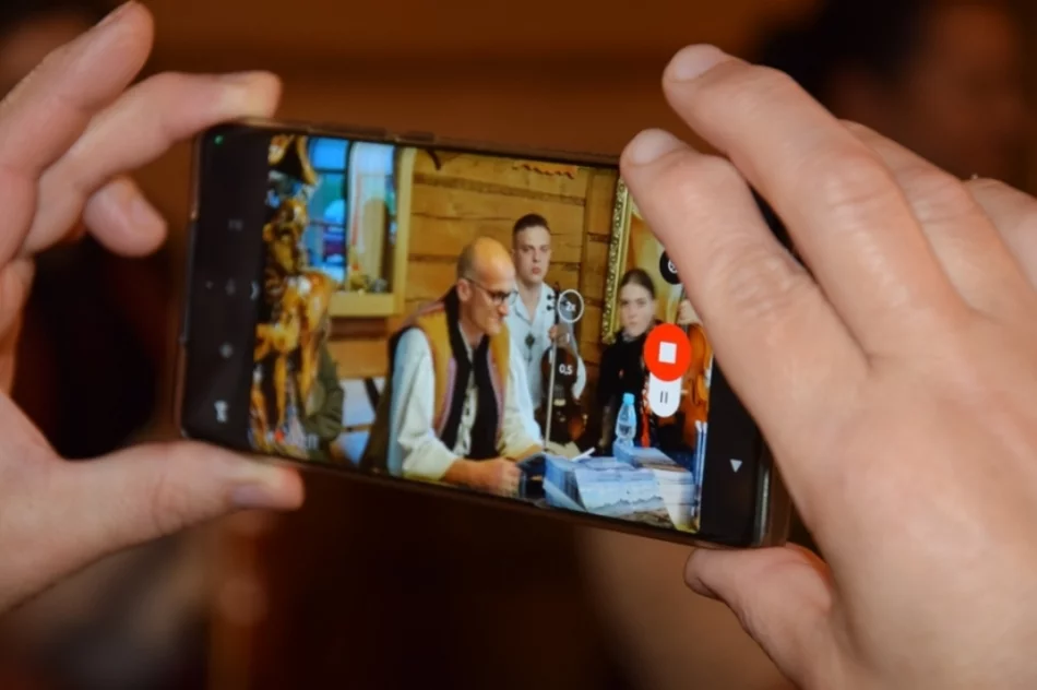 Spotkanie autorskie w "Ciyniu Bulandy" - zdjęcie 8